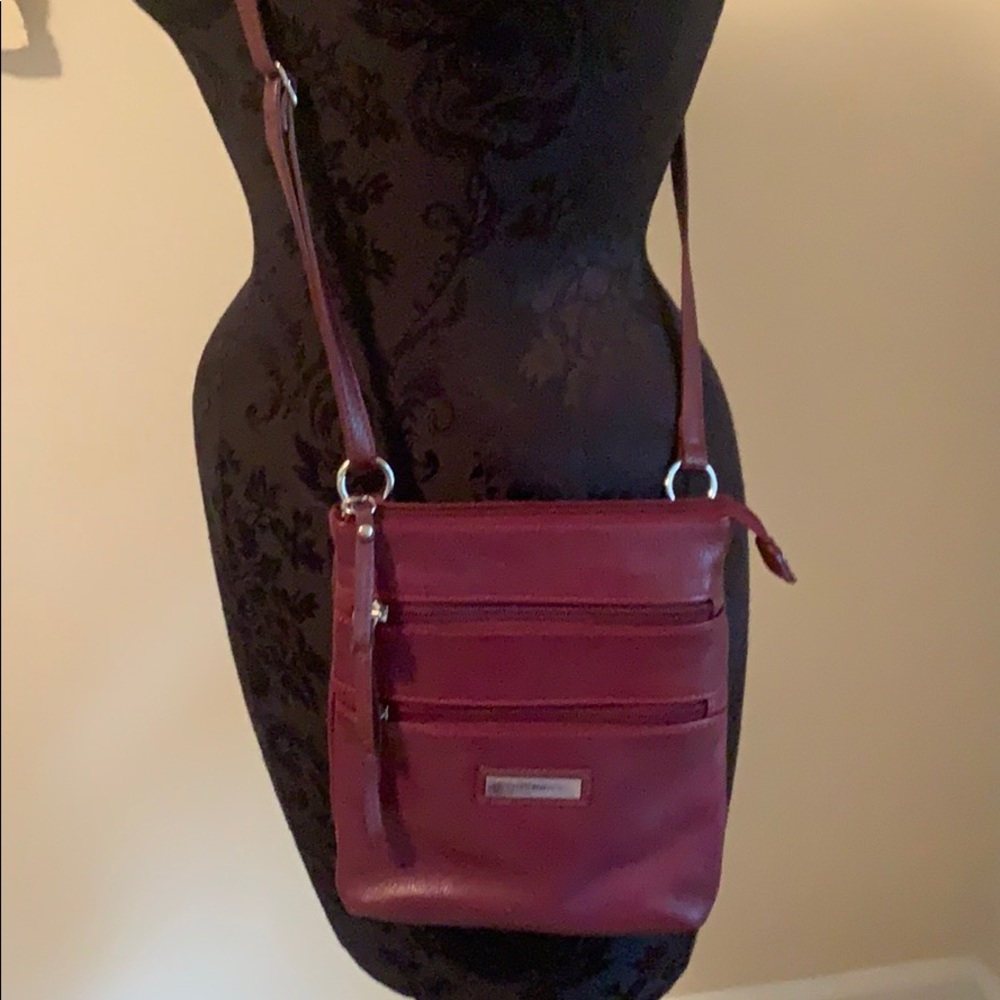 EUC Cute, Maroon Leather Crossbody by Croft&Barrow
